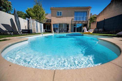 14th Arrondissement Villa | Villa avec Piscine et Jacuzzi privés - Marseille