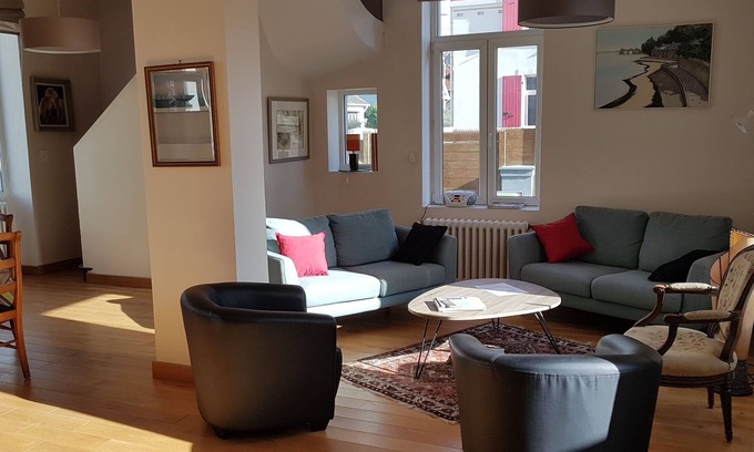 Wimereux House | Villa Azious, sleeps 10, 2 steps from the beach at Wimereux with parking lot