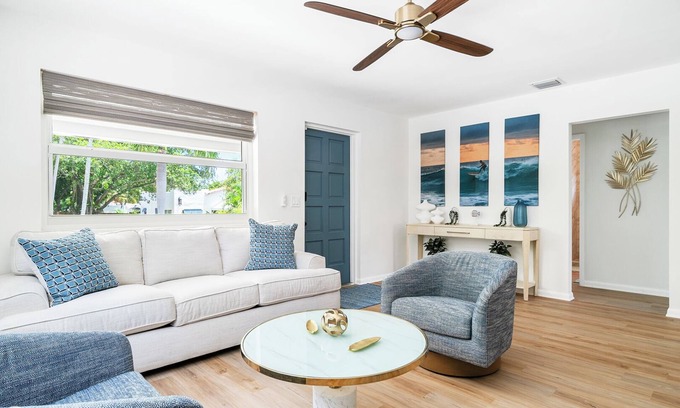 Palm Beach - West Palm Beach House | Villa Azul - Private Pool, Mins to DT + Beach