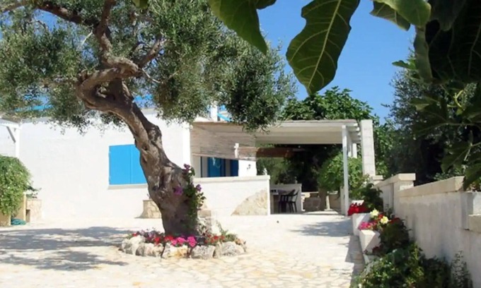 Marina Serra Villa | Villa 'Azzurro Salento 3' with Sea View, Wi-Fi and Air Conditioning