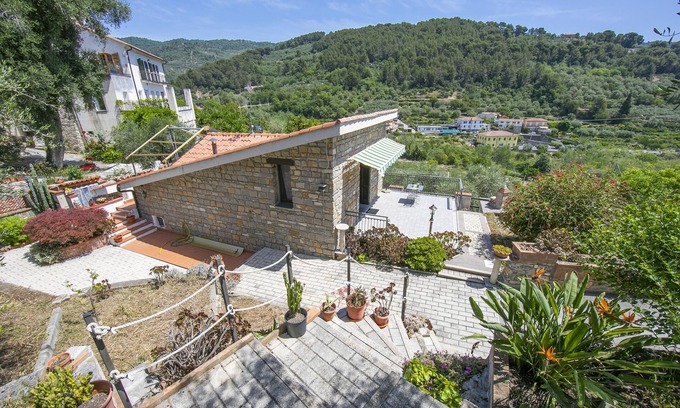 San Bartolomeo al Mare House | Villa Breezy Way - Among Greenery, San Bartolomeo al Mare, Italy