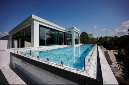 Siofok Aranypart Apartment | Villa Bauhaus Dream Deluxe F