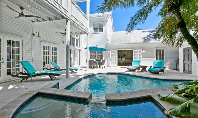 Old Town Villa | VILLA BELLA - AN EXCEPTIONAL 5/4 ISLAND HOME-Convenient to Old Town