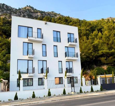 Skataj Hotel | Villa Blanc