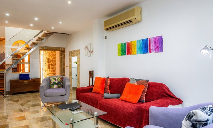 Alcudia Villa | Villa 'Ca Sa Pradina' with Private Terrace, Wi-Fi and Air Conditioning