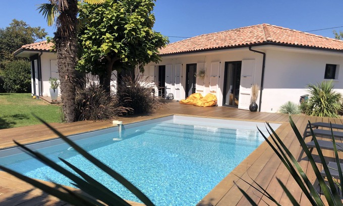 Gradignan House | VILLA CAMAGAWith heated swimming pool between Bordeaux and the Bassin d'Arcachon