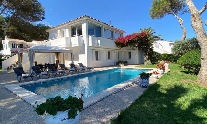 Son Xoriguer Villa | Villa Carolina [The Green Spot]