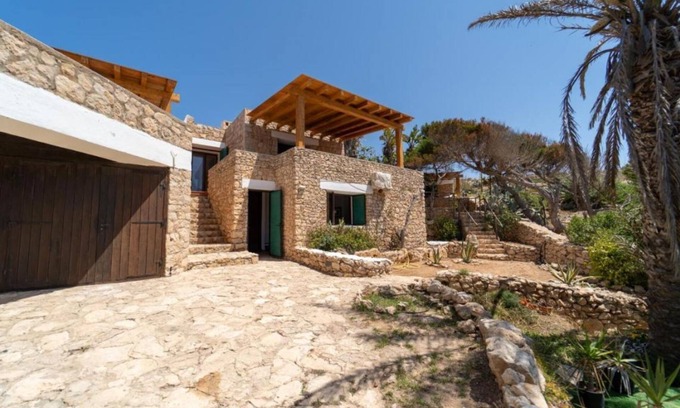 Lampedusa House | Villa Casa degli Elimi dammuso by the sea in exclusive bay in Lampedusa