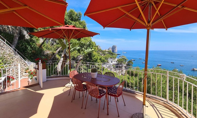 Licola Villa | Villa Cisterna, Capri