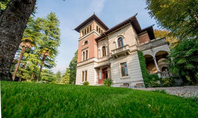 Mandello del Lario Villa | Villa Confalonieri