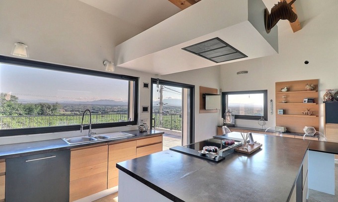 Bedarrides House | Villa Contemporaine Avec Piscine, au Coeur et au Calme du Vignoble