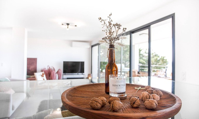 Lumio Villa | Villa Contemporaine, vue mer et Piscine, Idéale Pour Famille Nombreuse