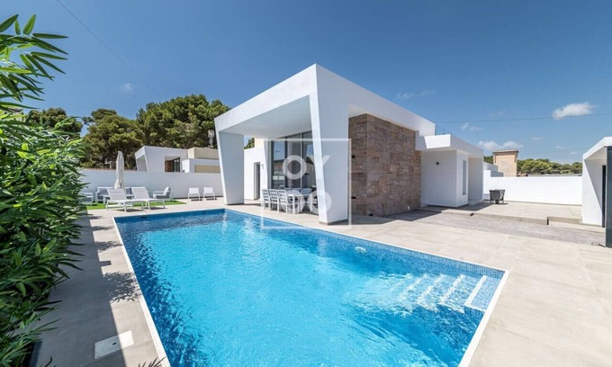 Los Balcones Apartment | Villa Coral deluxe oasis by OYOOSTAYS