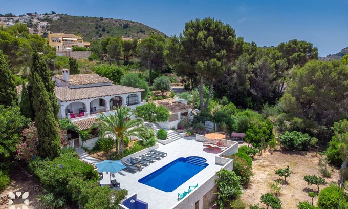 Arnella Villa | Villa CORASOL by Abahana Villas