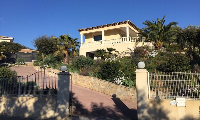 Saint-Aygulf Villa | Villa d'Orphée St-Aygulf
