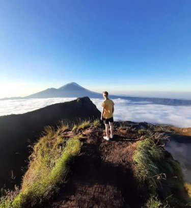 Songan Bed & Breakfast | Villa Dangka mountain view