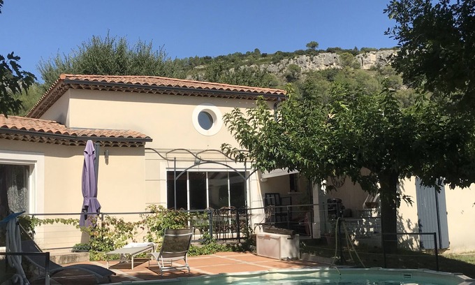 Chusclan Villa | Villa de Caractère Entre Avignon, Orange et Nîmes