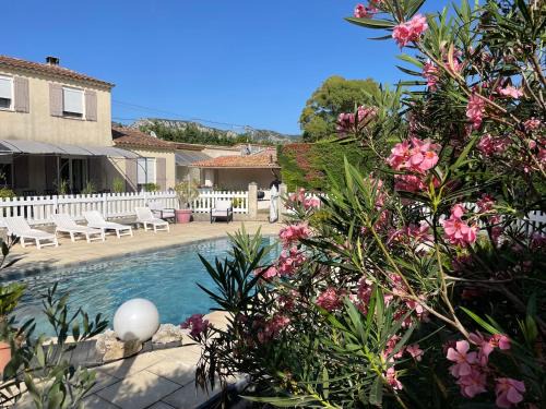 Cheval-Blanc House | Villa de caractères,piscine, vue sur le luberon,3 chambres