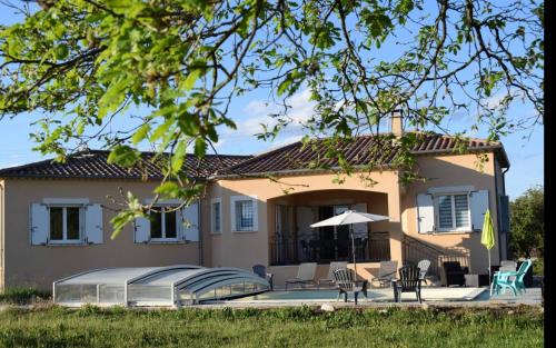Lablachere Villa | Villa de charme avec piscine couverte et 2500m2 de terrain