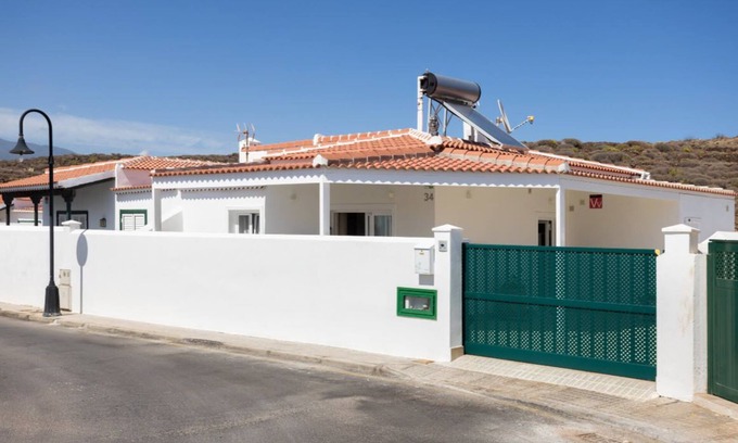 Los Gavilanes House | Villa de la Sombra a la Luz
