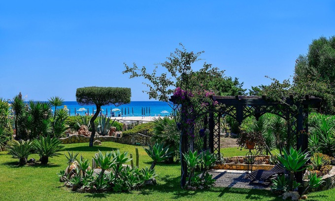 Costa Rei Villa | Villa 'Delle Agave' with Sea View, Wi-Fi and Air Conditioning
