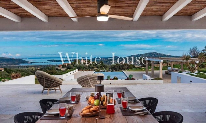 Olbia Villa | Villa di Lusso con Piscina e Splendide Vedute sul Mare