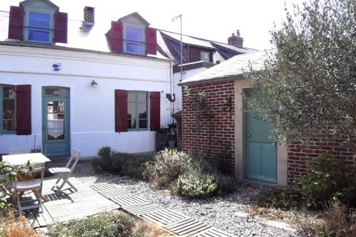 Cayeux-sur-Mer Apartment | Villa Eden maison de pêcheur traditionnelle avec jardin