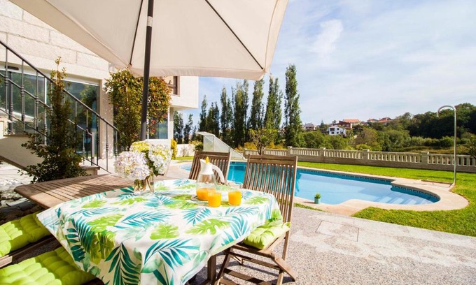Saians House | Villa El Castañal con Piscina Privada