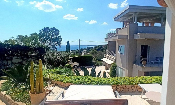 Torre Vado House | Villa Eliria C: A graceful studio apartment situated at a short distance from the beach, with Free WI-FI.