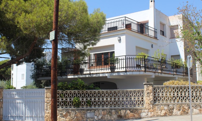 Torredembarra Villa | Villa Els Pins de la Galera, 12 people, near the beach