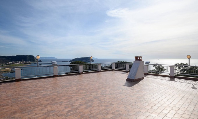 Pozzuoli Villa | Villa Emilia - Seven Bedroom Villa, Sleeps 13