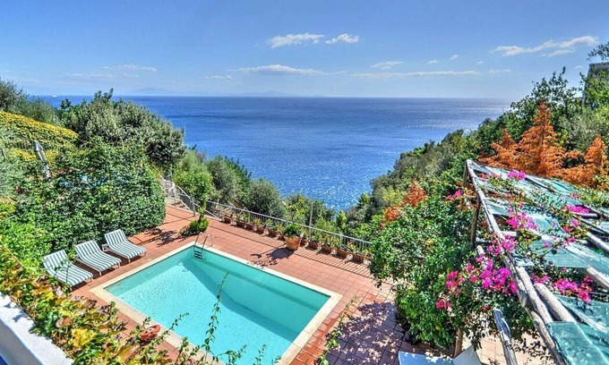 Pogerola Villa | Villa Emozione: A splendid two-story villa which faces the sun and the sea, with Free WI-FI.