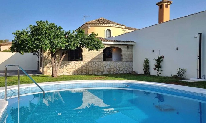 El Puerto de Santa Maria Villa | Villa for rent only 1000 meters from the beach