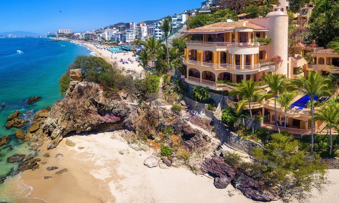 Amapas Villa | Villa Estrella Mar - Five Star Luxury - Staff - Private Pool - On the beach!