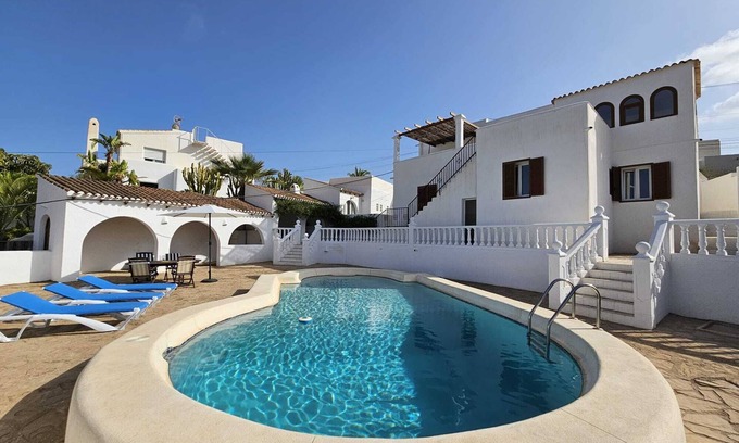 Mojacar Villa | Villa Estupenda a Poca Distancia de la Playa con Piscina Privada y Wifi