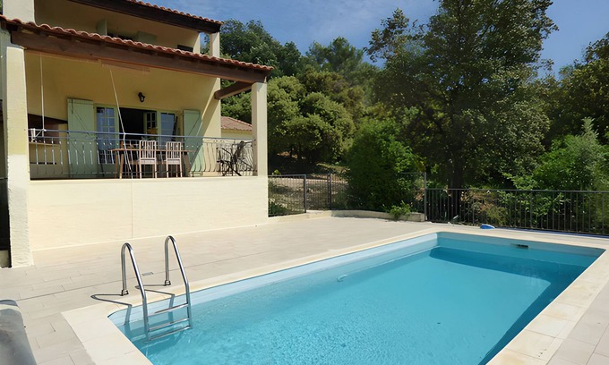 La Roquebrussanne Villa | Villa Familiale Dans la Montagne Avec Piscine