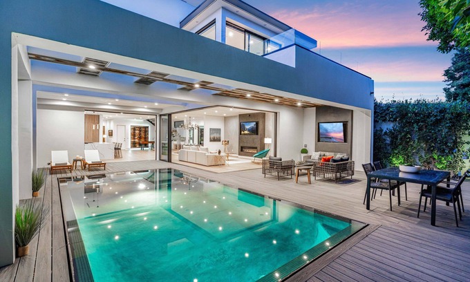 Beverly Hills Villa | Villa Fendi By LuxJB ๐ Heated Pool & Jacuzzi ๐ Gym ๐ Rooftop Deck