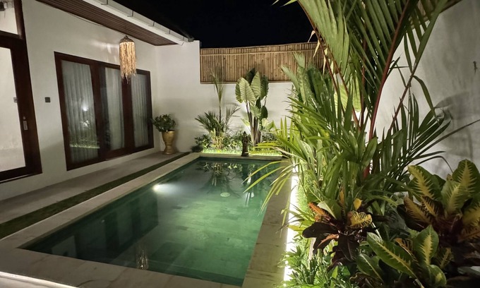 Munggu Villa | Villa Flora