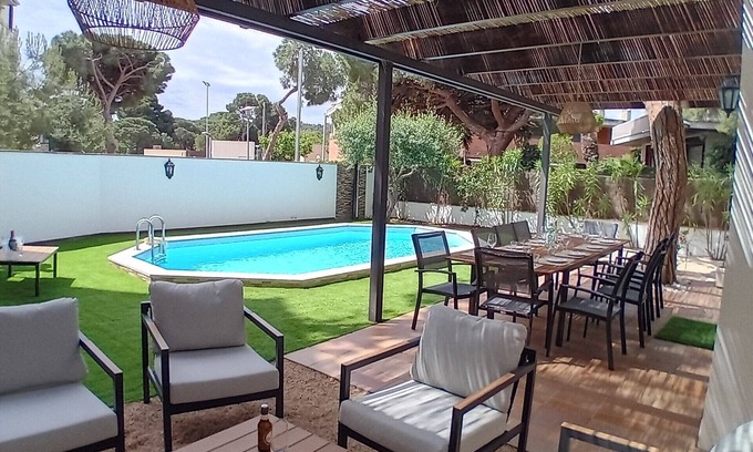 Platja d'Aro Villa | Villa for 10 people 150 m from the sea with swimming pool and garden
