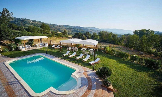 Giungano House | Villa Giuncalia E: A welcoming apartment surrounded by the greenery, with Free WI-FI.