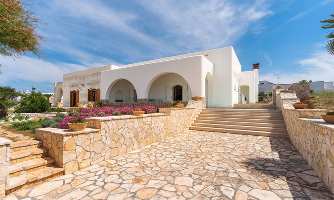Marina di Mancaversa House | Villa Giusy by BarbarHouse