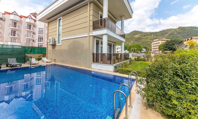 Marmaris City Center Villa | Villa Gunes 1 Icmeler (shared pool)