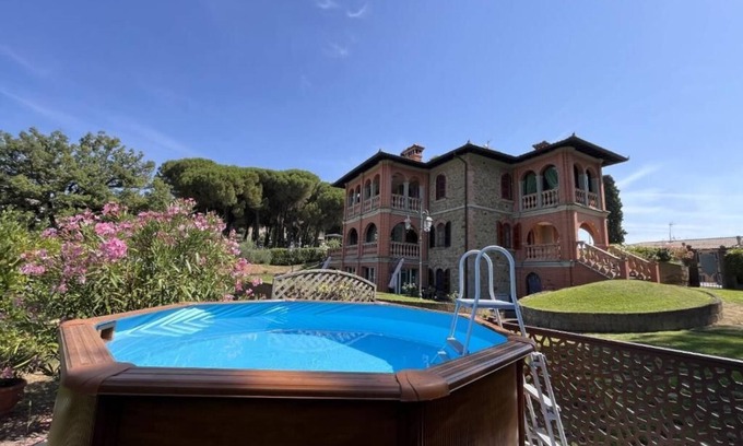 Castel Rigone Villa | Villa holidays in Umbria at Lake Trasimeno on the border with Tuscany