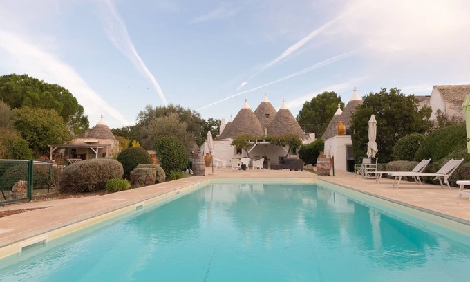 Ostuni House | Villa in Apulia with Pool and Garden