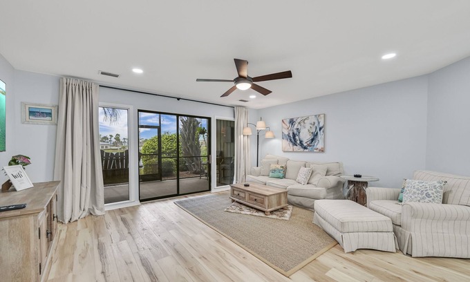 Miramar Beach Villa | Villa in Destin, FL- walking distance to the beach!