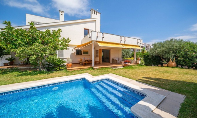 L'Escala Villa | Villa in L’Escala with Private Pool & Beaches