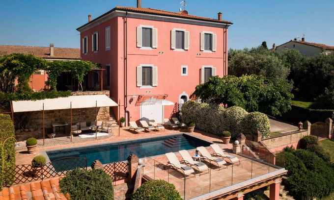 Peccioli Villa | Villa in Montelopio with 5 bedrooms sleeps 13