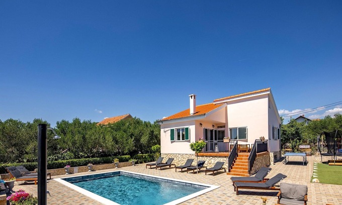Polaca Villa | Villa in Polaca with Pool near National Parks