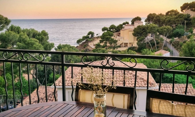 Ensues-la-Redonne House | Villa in the creeks by the sea
