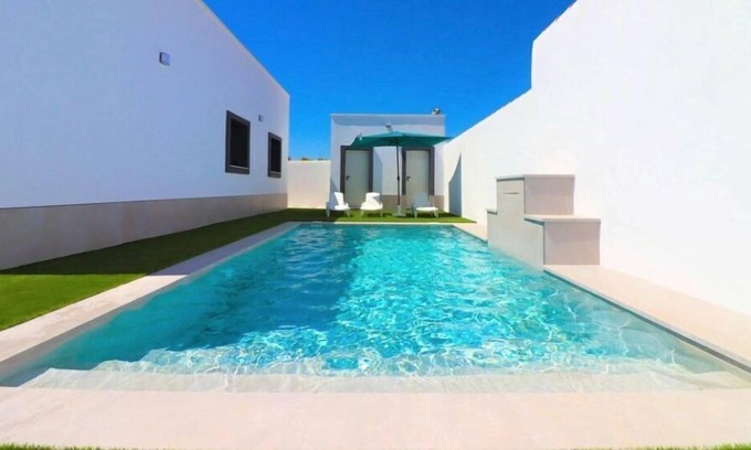 Chiclana de la Frontera Ski Chalet | Villa Infinity in Chiclana